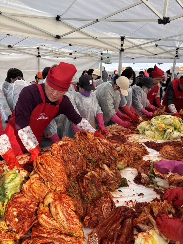 (16-2) 논현2동 지역사회보장협의체, 사랑의 김장 김치 나눔.jpeg