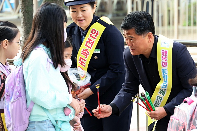 (2-2) 남동구, 어린이 교통안전 캠페인 전개.jpg